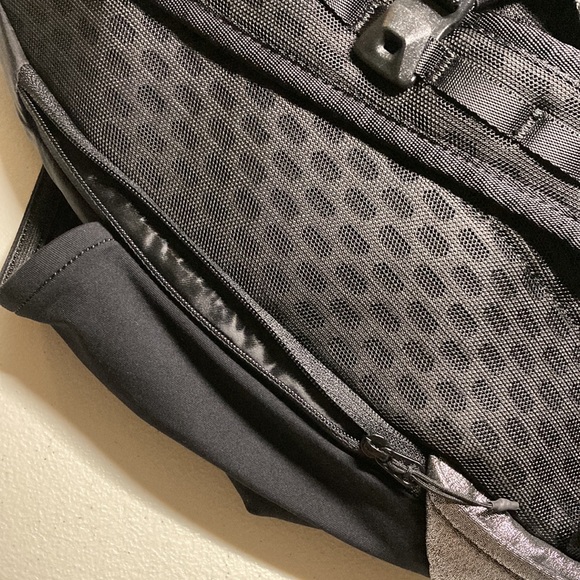 Lululemon Fast and Free Backpack Sparkle - Picture 4 of 10